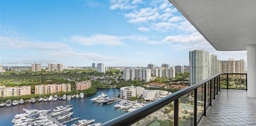 Condominio en Aventura, Florida, 2 dormitorios  № 1132102