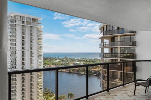 Condominio en venta en Aventura, Florida, 2 dormitorios, 169.55 m2 № 1132102 - foto 15