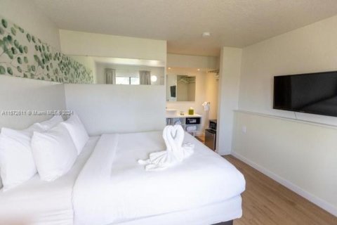 Hotel en venta en Kissimmee, Florida, 1 dormitorio № 1132099 - foto 10