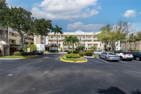 Copropriété à vendre à Tamarac, Floride: 2 chambres, 139.35 m2 № 1007180 - photo 23