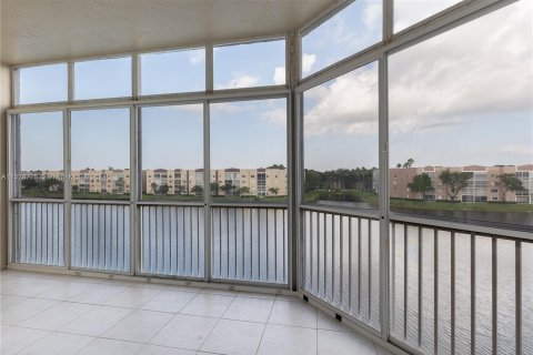 Copropriété à vendre à Tamarac, Floride: 2 chambres, 139.35 m2 № 1007180 - photo 24