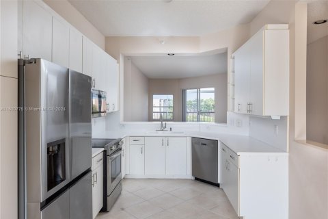 Condominio en venta en Tamarac, Florida, 2 dormitorios, 139.35 m2 № 1007180 - foto 1