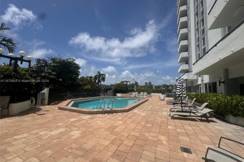 Copropriété à vendre à Miami Beach, Floride: 2 chambres, 100.8 m2 № 1404497 - photo 14