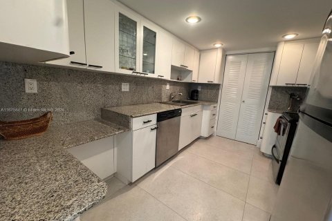 Copropriété à vendre à Miami Beach, Floride: 2 chambres, 100.8 m2 № 1404497 - photo 2