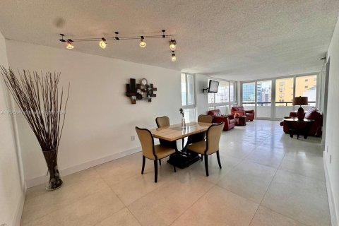 Copropriété à vendre à Miami Beach, Floride: 2 chambres, 100.8 m2 № 1404497 - photo 3