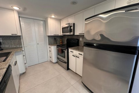 Condominio en venta en Miami Beach, Florida, 2 dormitorios, 100.8 m2 № 1404497 - foto 9