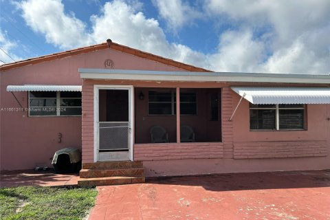 Villa ou maison à vendre à Hialeah, Floride: 3 chambres, 122.63 m2 № 1372421 - photo 4