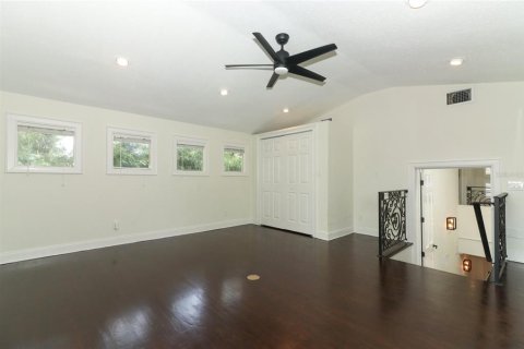 House in Winter Park, Florida 5 bedrooms, 335.47 sq.m. № 1390323 - photo 27