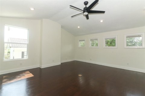 House in Winter Park, Florida 5 bedrooms, 335.47 sq.m. № 1390323 - photo 28