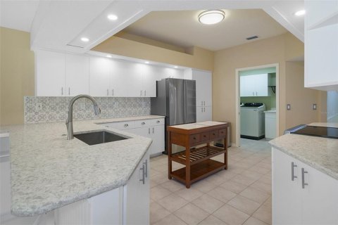 Casa en venta en Weeki Wachee, Florida, 3 dormitorios, 188.68 m2 № 1390235 - foto 16