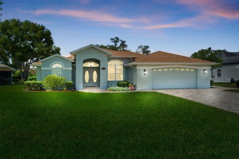 Casa en venta en Weeki Wachee, Florida, 3 dormitorios, 188.68 m2 № 1390235 - foto 1