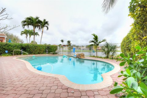 Villa ou maison à vendre à Lake Worth, Floride: 3 chambres, 199.28 m2 № 973009 - photo 14