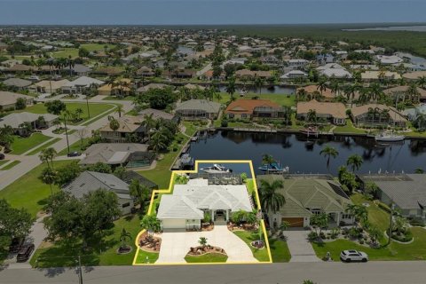 Villa ou maison à vendre à Punta Gorda, Floride: 3 chambres, 196.49 m2 № 1326365 - photo 4