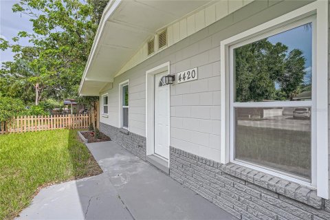 Casa en venta en Tampa, Florida, 3 dormitorios, 112.41 m2 № 1326330 - foto 4