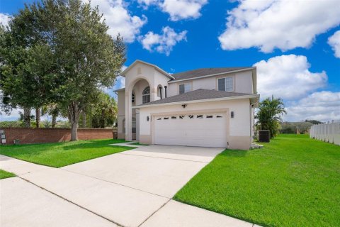 Villa ou maison à vendre à Kissimmee, Floride: 4 chambres, 266.54 m2 № 1326402 - photo 1