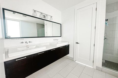 Townhouse in Doral, Florida 4 bedrooms, 318.1 sq.m. № 1320673 - photo 10