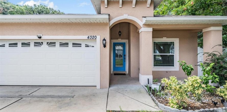 Casa en Tampa, Florida 4 dormitorios, 140.47 m2 № 1342158