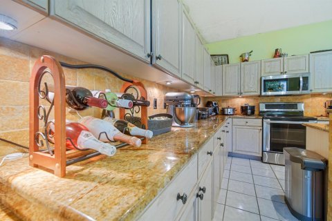 Купить виллу или дом в Маргит, Флорида 4 спальни, 206.43м2, № 1079765 - фото 6