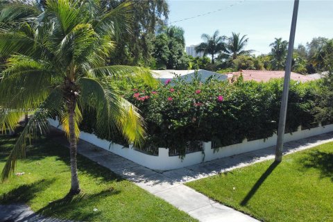 Villa ou maison à vendre à Miami, Floride: 4 chambres, 120.59 m2 № 1384445 - photo 5