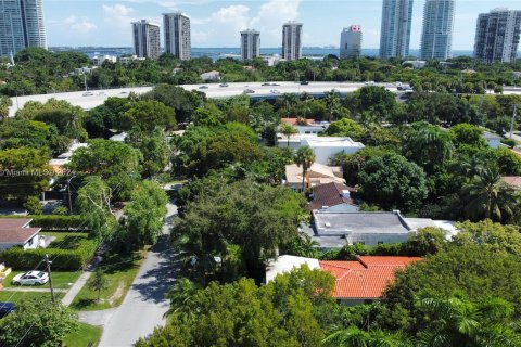 Casa en venta en Miami, Florida, 4 dormitorios, 120.59 m2 № 1384445 - foto 13