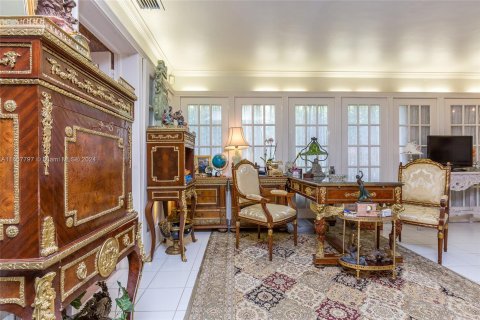 Villa ou maison à vendre à Miami, Floride: 4 chambres, 120.59 m2 № 1384445 - photo 17