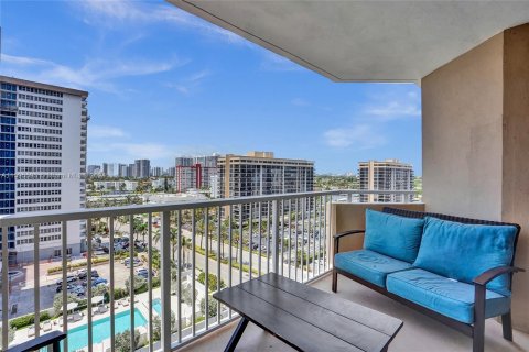 Condominio en venta en Hallandale Beach, Florida, 1 dormitorio, 80.82 m2 № 1188385 - foto 25