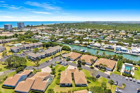 Condo in Hutchinson Island South, Florida, 3 bedrooms  № 1145838 - photo 11