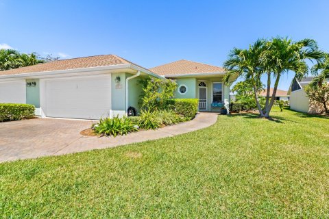 Condo in Hutchinson Island South, Florida, 3 bedrooms  № 1145838 - photo 12