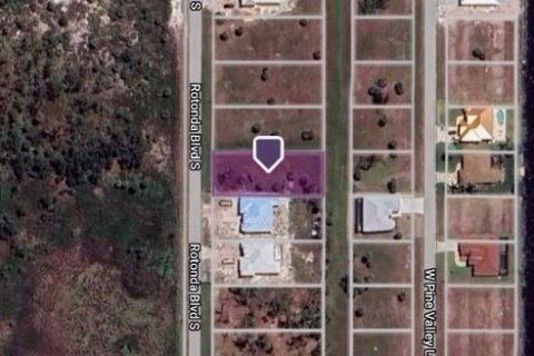 Terreno en venta en Rotonda, Florida № 1165545 - foto 1