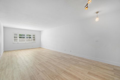 Condo in Fort Lauderdale, Florida, 2 bedrooms  № 1081555 - photo 15