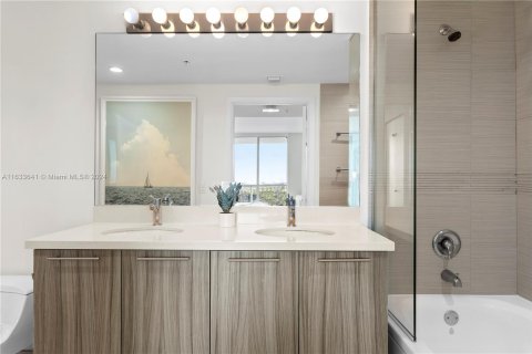 Copropriété à vendre à Miami Beach, Floride: 2 chambres, 88.44 m2 № 1315794 - photo 11