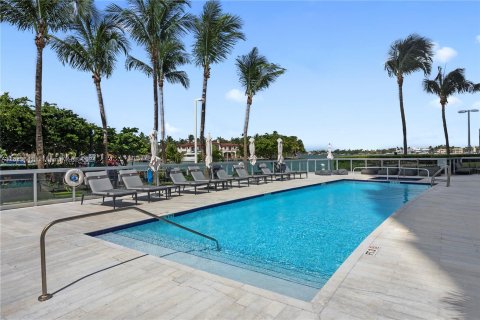 Condo in Miami Beach, Florida, 2 bedrooms  № 1315794 - photo 22