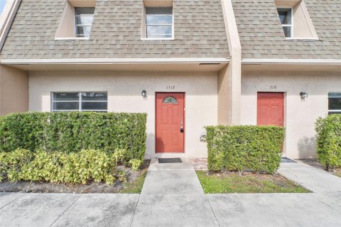 Townhouse in Pompano Beach, Florida 4 bedrooms, 139.35 sq.m. № 982023 - photo 22