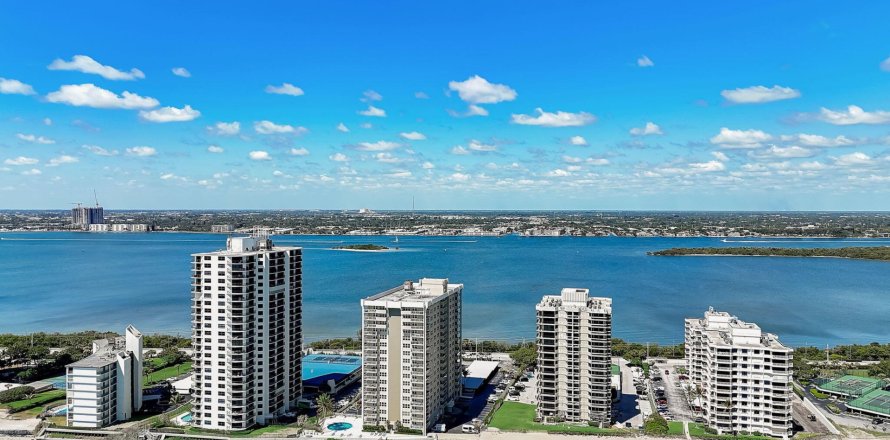 Condo in Riviera Beach, Florida, 2 bedrooms  № 1139155