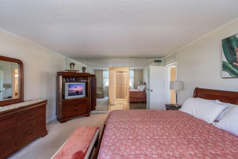 Condo in Riviera Beach, Florida, 2 bedrooms  № 1139155 - photo 14