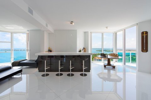 Condominio en alquiler en Miami Beach, Florida, 3 dormitorios, 399.48 m2 № 1138687 - foto 5