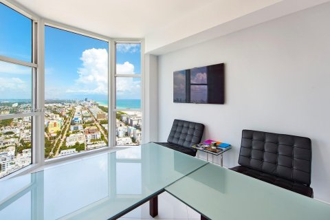 Condominio en alquiler en Miami Beach, Florida, 3 dormitorios, 399.48 m2 № 1138687 - foto 9