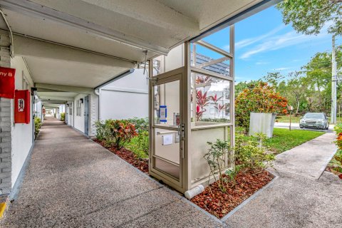 Condo in Delray Beach, Florida, 2 bedrooms  № 1187022 - photo 13