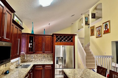 House in Lake Worth, Florida 4 bedrooms, 252.14 sq.m. № 1221383 - photo 22