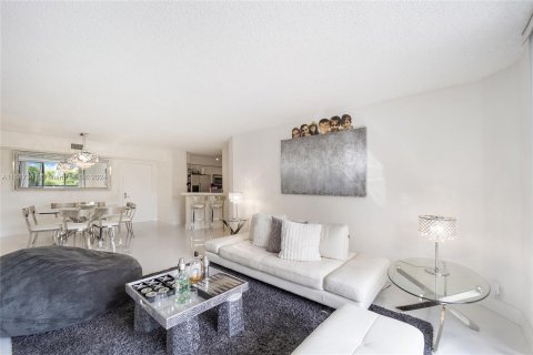 Condo in Aventura, Florida, 2 bedrooms  № 1428195 - photo 7