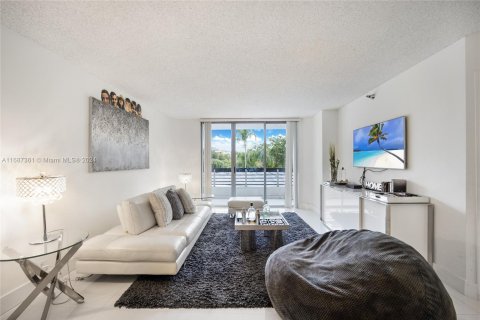 Condo in Aventura, Florida, 2 bedrooms  № 1428195 - photo 2