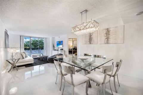 Condo in Aventura, Florida, 2 bedrooms  № 1428195 - photo 1