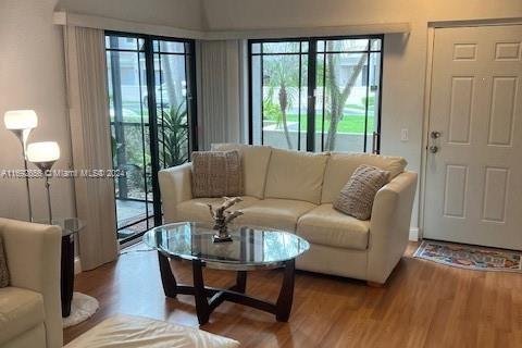 Condo in Palm Beach Gardens, Florida, 2 bedrooms  № 1441481 - photo 4