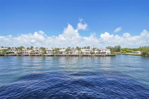 Condo in Hollywood, Florida, 1 bedroom  № 1208122 - photo 8