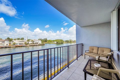 Condominio en venta en Hollywood, Florida, 1 dormitorio, 80.27 m2 № 1208122 - foto 10