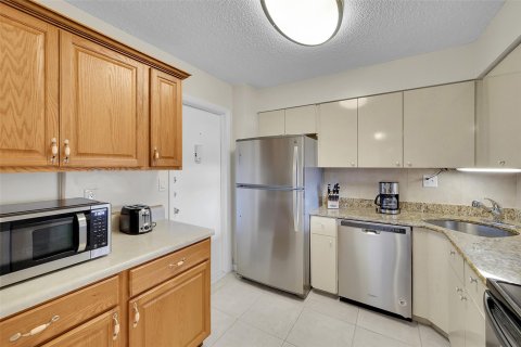 Condo in Hollywood, Florida, 1 bedroom  № 1208122 - photo 24