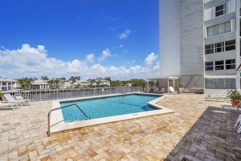 Condo in Hollywood, Florida, 1 bedroom  № 1208122 - photo 3