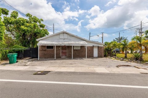 Immobilier commercial à vendre à Dania Beach, Floride № 919334 - photo 2