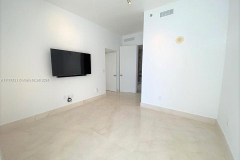 Condo in Sunny Isles Beach, Florida, 3 bedrooms  № 1171493 - photo 16