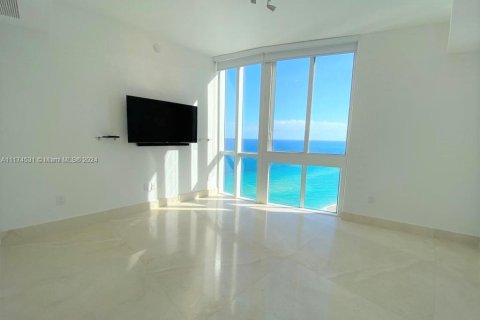 Condo in Sunny Isles Beach, Florida, 3 bedrooms  № 1171493 - photo 12